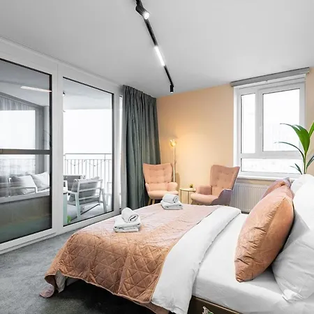 Panorama Luxe Terrace Apartment *